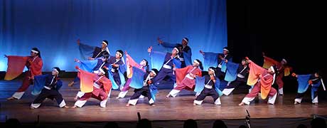 "YosakoiSoram"Alunos de Nippo.