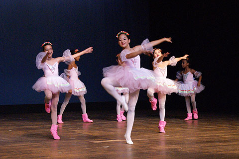 "YosakoiSoram"Alunos de Nippo.