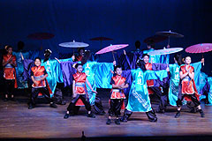 "YosakoiSoram"Alunos de Nippo.